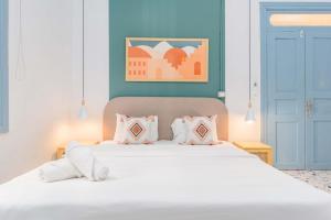 Flame 3-BR Apartment & Balcony in Mar Mikhael