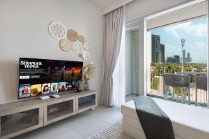 Boho Comfort - 1BR with Gym, Pool, Tennis, Yoga and Dubai Mall access