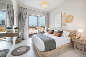 Boho Comfort - 1BR with Gym, Pool, Tennis, Yoga and Dubai Mall access