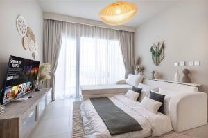 Boho Comfort - 1BR with Gym, Pool, Tennis, Yoga and Dubai Mall access
