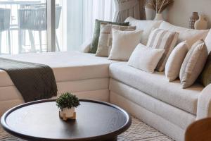 Boho Comfort - 1BR with Gym, Pool, Tennis, Yoga and Dubai Mall access