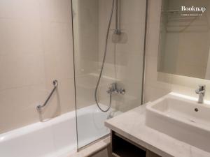 Luxury 1BHK Apartment at DAMAC Prive A, Business Bay