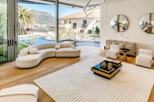 Grand Camps Bay 5bed w Views Pool Gym Villa Serena