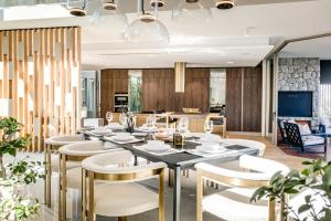 Grand Camps Bay 5bed w Views Pool Gym Villa Serena