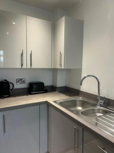 Cozy, Stylish Modern 2 Bedroom Entire Flat