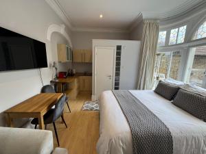 Centrally located studio flat in SW1