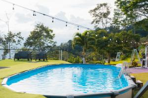 Glamping Renacer Vistas Turrialba, Paris