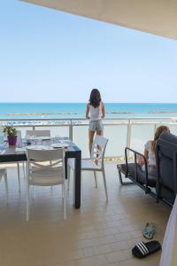 Terrazzo Panoramico Fronte Mare Zamponi