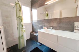 Apartment with balcony - sea view