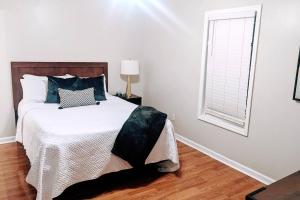 Pet Friendly condo, walk to the Masters