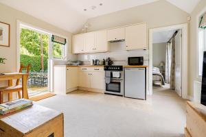 Cosy Country Cottage