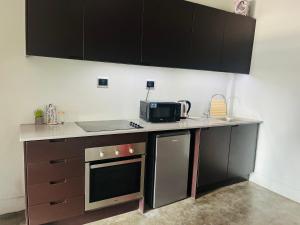 Chic Urban Studio with Great Views in Maboneng