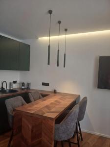 Beausoleil, 30 meters from Monaco train station