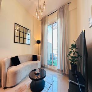 Modern 1BR w Pool and Parking At Roxana Residence