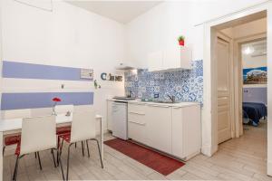 GuestHost - Central apartment Caronda street