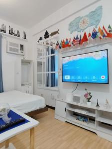 Studio Marine Theme by Emman & Jovy Staycation