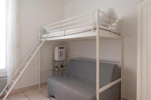 Charming bright studio near Paris