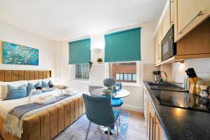 Stylish Studios in Historic City of London, Next to Barbican & Farringdon