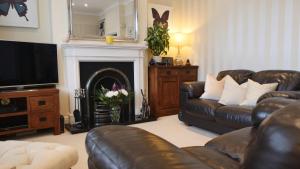 Spacious 2bed 2bath Earlsfield - Wimbledon Friendly