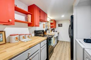 Cozy Log Living: 2BD Nantahala Escape w trails