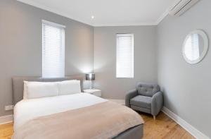 Warwick Mansions 2 & 3