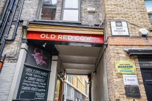 Stylish Studios in Historic City of London, Next to Barbican & Farringdon