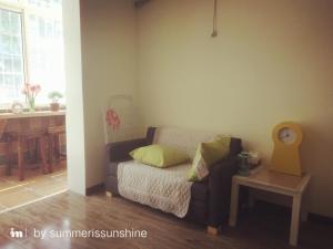 Summer is sunshine Hostel QD