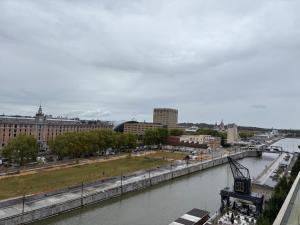 Top floor luxury with spectacular water views