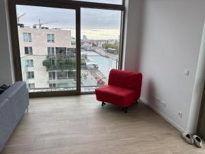 Top floor luxury with spectacular water views