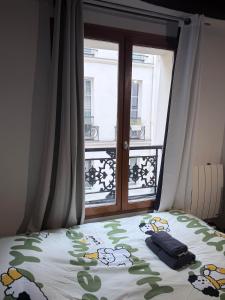 Paris Marais Sunshine Studio