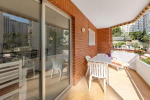 Loix Vibes - Pool and balcony, near the beach