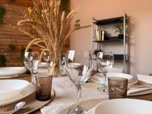 City Center & Free Parking - Rest & Nest Boho Deluxe Apartment