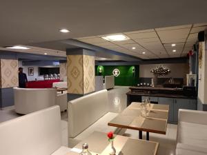Hotel Amba International