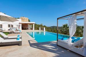 Exclusive 4 Bedroom Villa in Mahon 1281