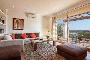 Exclusive 4 Bedroom Villa in Mahon 1281