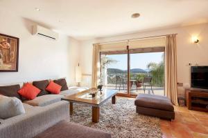 Exclusive 4 Bedroom Villa in Mahon 1281