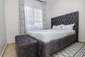 Nimors Haven, Studio City