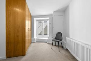 Abbey Road Gem | Regents Park Apartment By VICHY