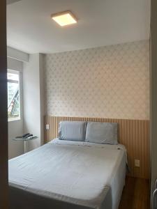 Praia do canto Apart Hotel - Apto 203 Varanda Lateral com Vista Mar