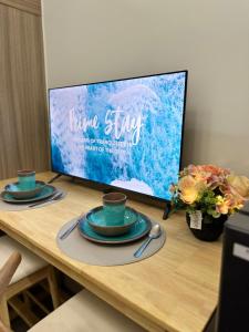 Shore 2 Residences Room 266 POOL SIDE 2 Beds Good for 4 by Prime Stay MOA