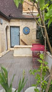 Independent Master suite, 18th century home