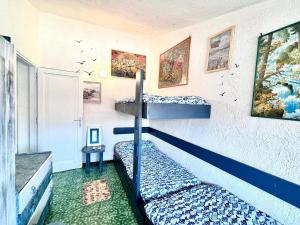 la farfalla blu sul mare