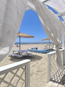 la farfalla blu sul mare