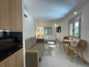 Voula Olive Garden by Taurus