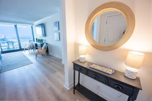 Oceanfront Condo, Pool & Balconies, Private Resort