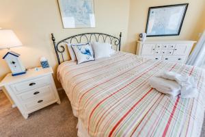 Newly Added Maisons, Large Balconies w City View!