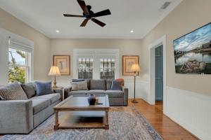 Charming Craftsman Home!-2 BLKS from Main St!