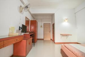 โรงแรมบ้านสวน ฟ้าใส