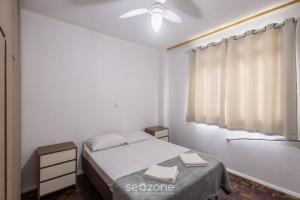 Apto centro BC c varanda 260m da praia ELO0207