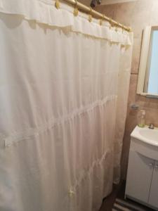 Depto 2 AMBIENTES, SEMIPISO CON BALCON